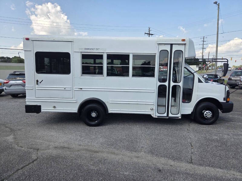 chevrolet express cargo 2004 1GBJG31UX41245878 image chevrolet express cargo 2004 1GBJG31UX41245878 image